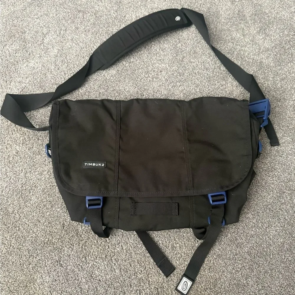 Timbuk2 Flight Classic Black Messenger Bag